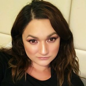 Meet your Posher, Cecilia